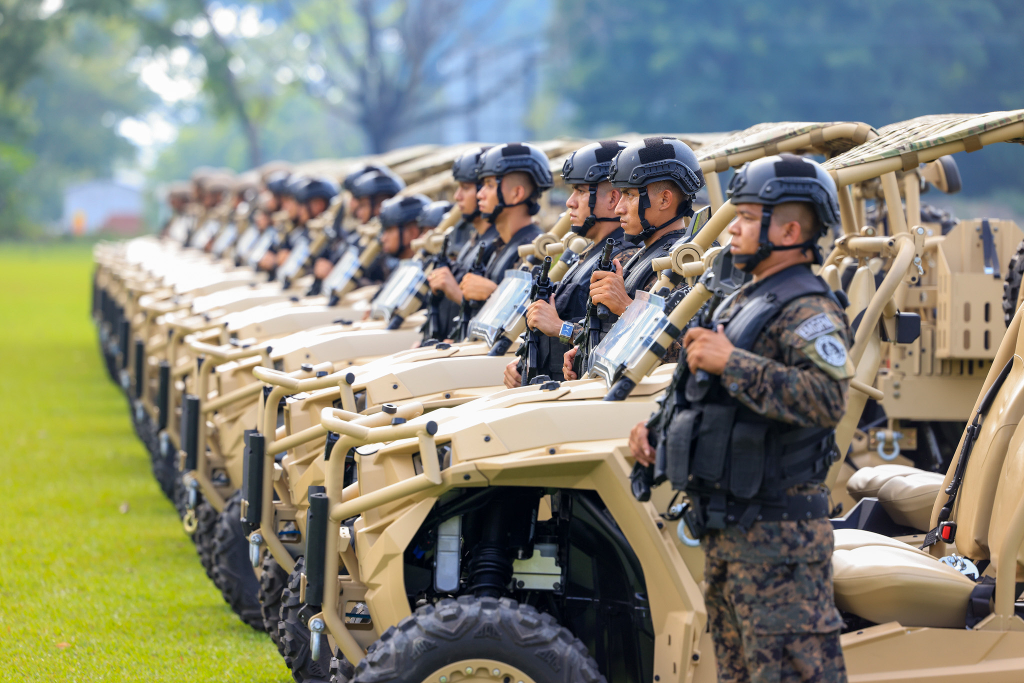 entregan-15-vehiculos-todo-terreno-a-efectivos-militares-del-comando-sumpul